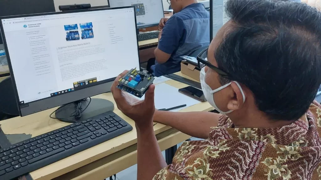 Pelatihan IoT